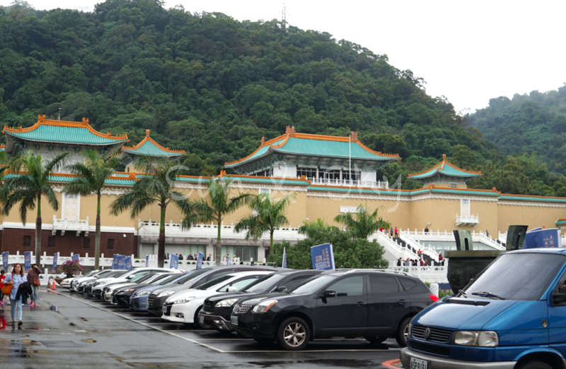 Tw National Palace Museum In Taipei Is Crowded Be On Early